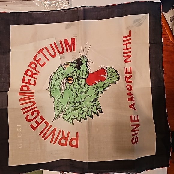 Gucci Sm. scarf - Picture 1 of 5